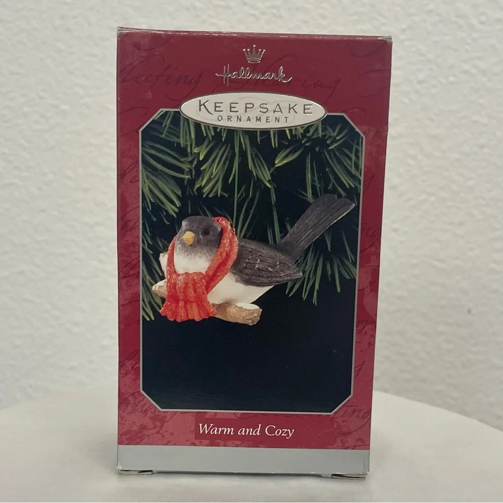 1998 Hallmark Keepsake Warm and Cozy Bird with Red Scarf Christmas Ornament. - Picture 2 of 12